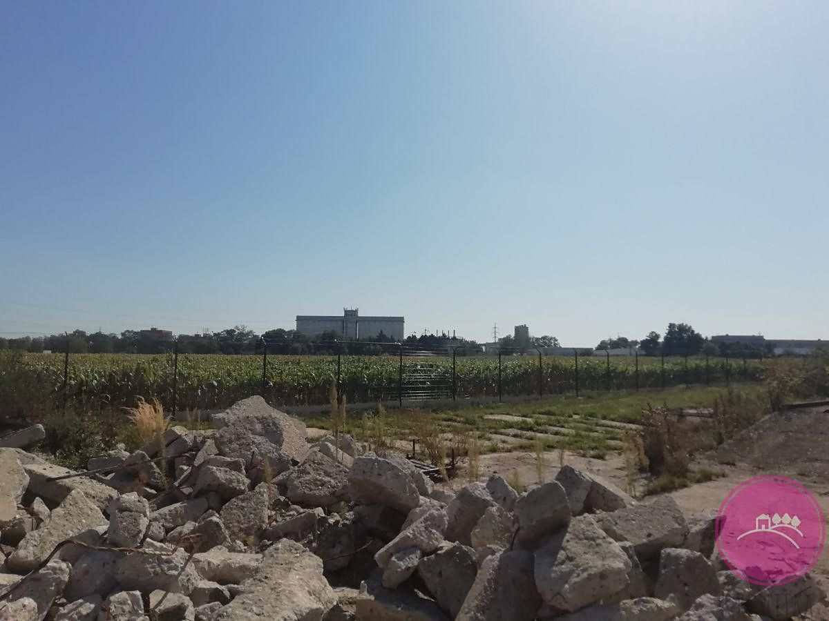 Prodej komerčního pozemku 4588 m² – fotografie 3