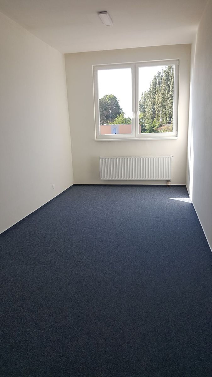 Pronájem kanceláře 18 m² – fotografie 2