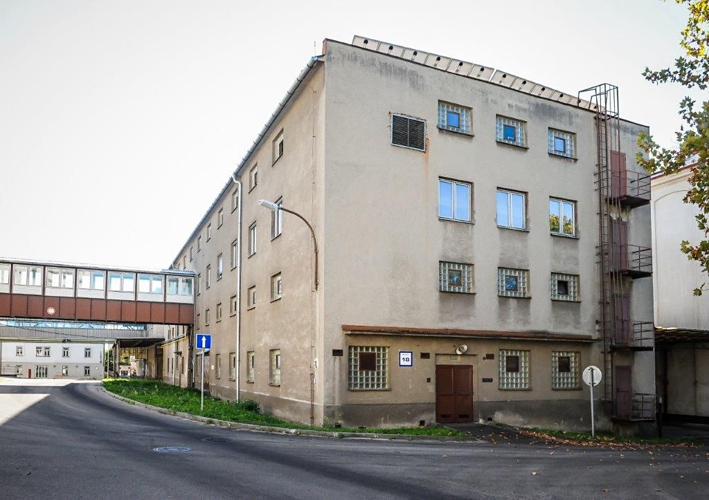 Pronájem výrobní haly, prostoru 2800 m²