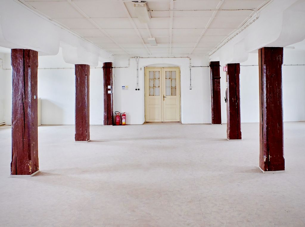Pronájem kanceláře 180 m² – fotografie 2