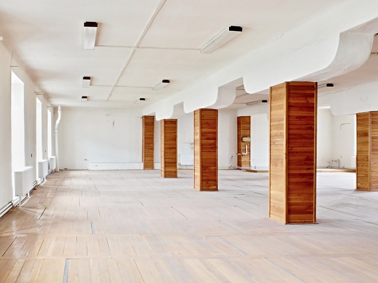 Комерційне приміщення в оренду, 180 м² (1 з 7)