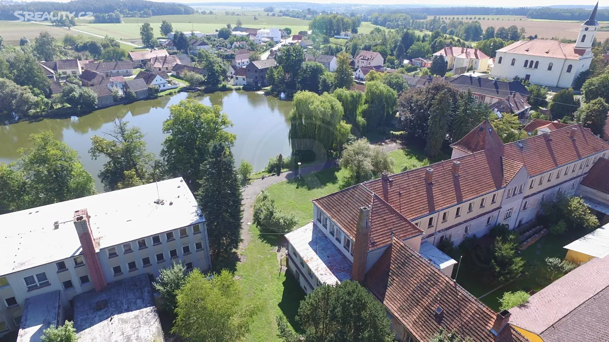 Prodej obchodního prostoru 2355 m² – další