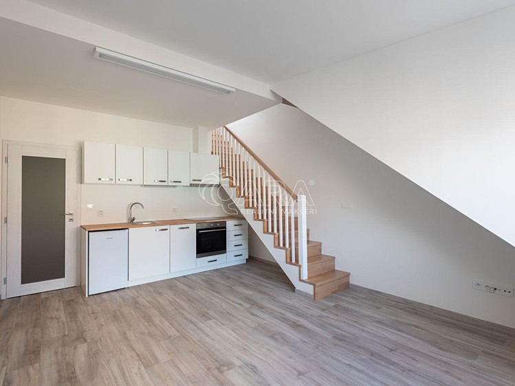 To Rent Apartment 2 Kt 51 M Pod Rapidem Praha 10 Vrsovice