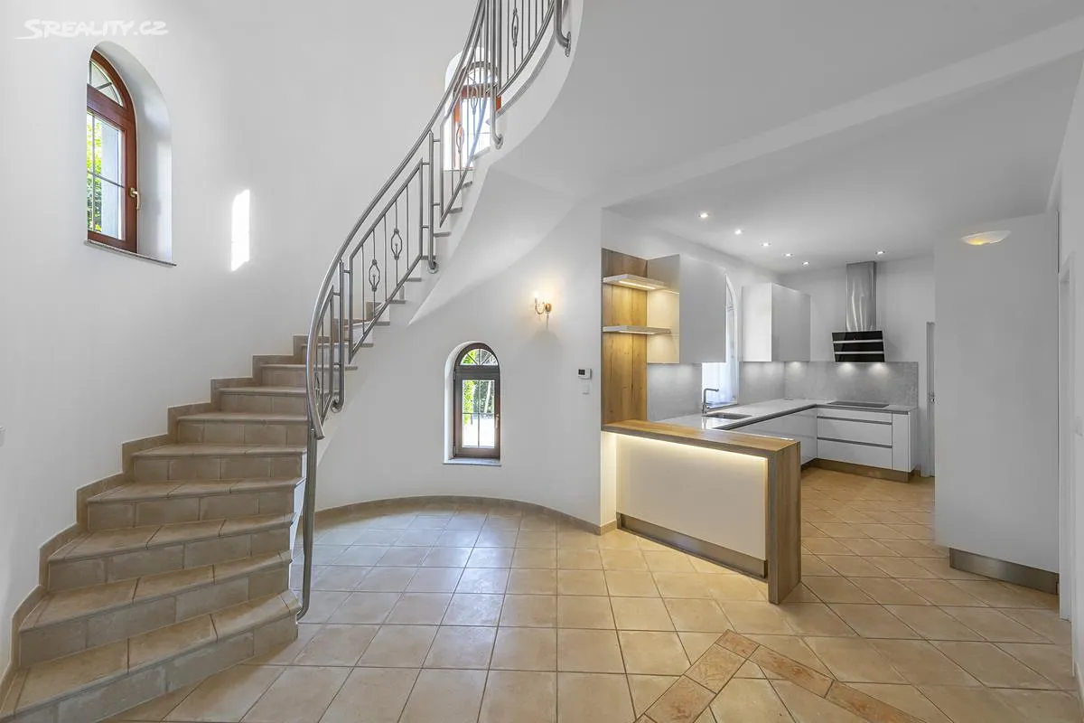 Pronájem vily 270 m², pozemek 537 m² – pohled 4