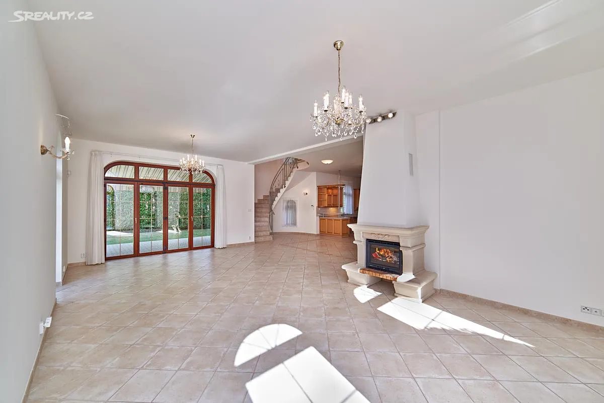 Pronájem vily 270 m², pozemek 537 m² – pohled 2