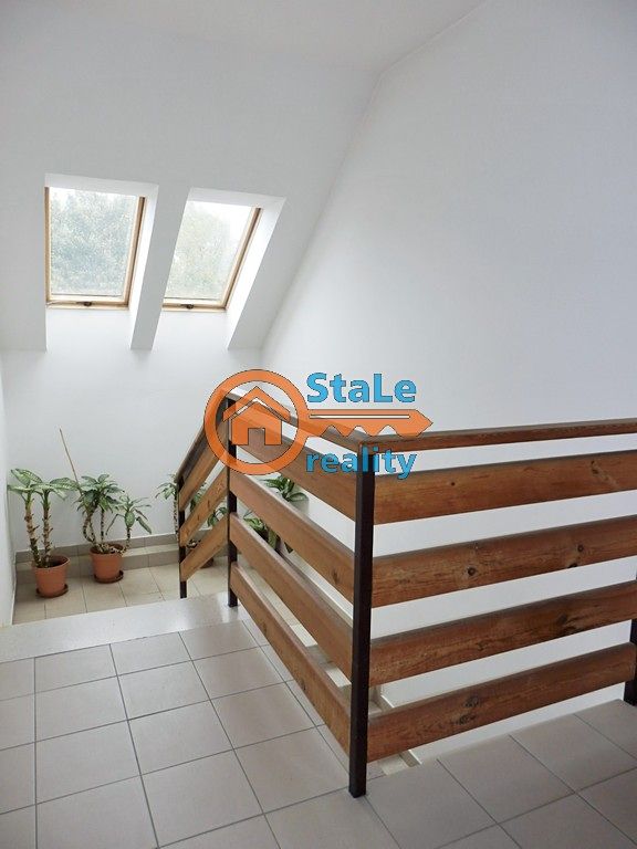 Pronájem kanceláře 94 m² – fotografie 4