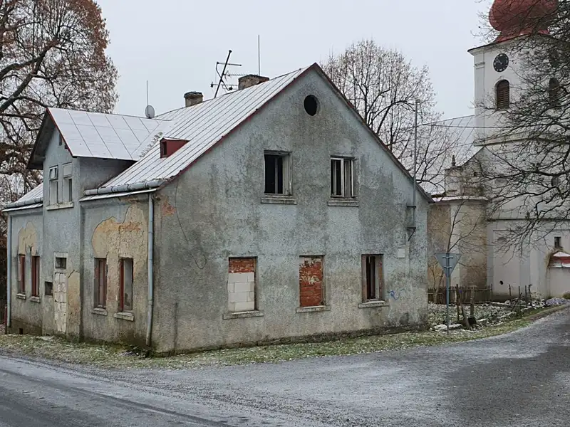 Prodej rodinného domu 186 m², pozemek 558 m², Lesná – náhled fotky 1