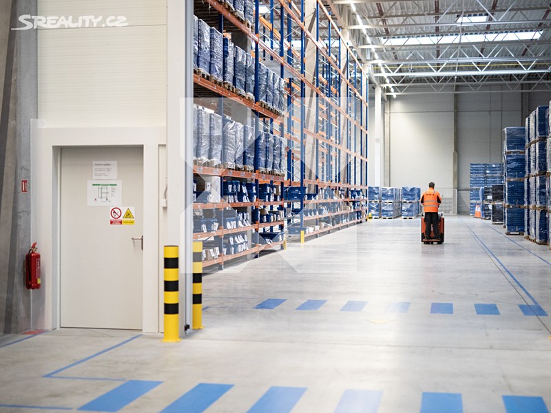 Pronájem skladového prostoru 4 300 m² – pohled 4