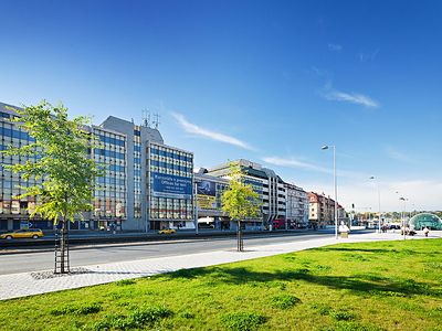 Pronájem kanceláře 617 m²