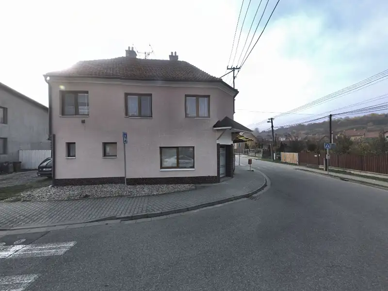 Prodej rodinného domu 300 m², pozemek 277 m², Dambořice – náhled fotky 2