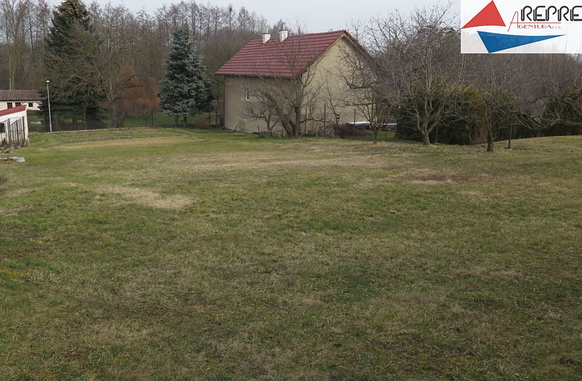 Prodej stavebního pozemku 1050 m² – fotografie 2