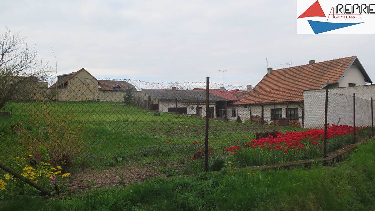 Prodej stavebního pozemku 1050 m² – fotografie 3