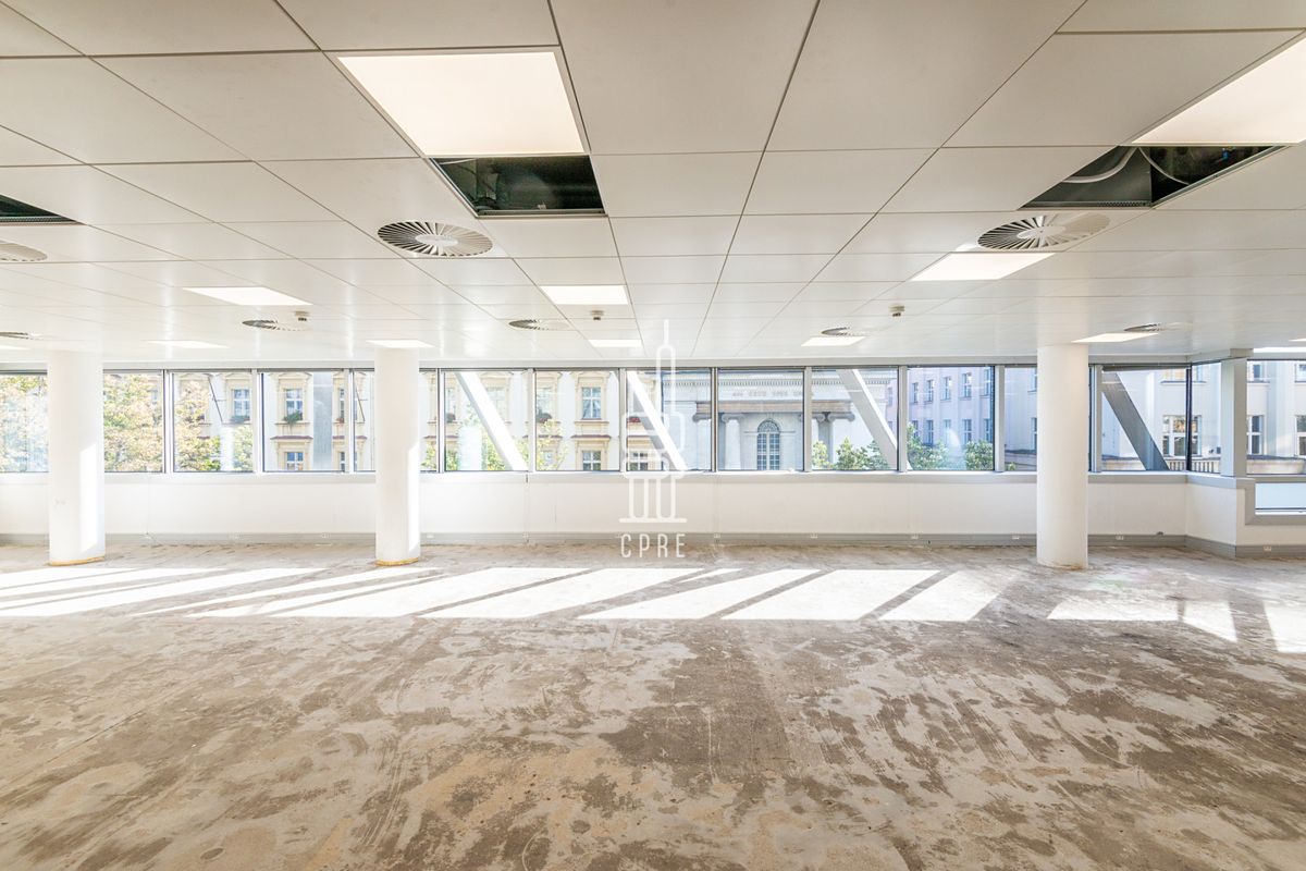 Pronájem kanceláře 674 m² – fotografie 5