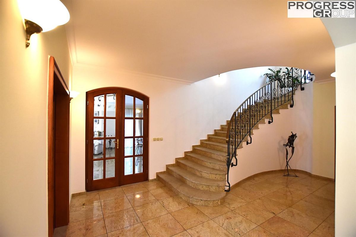 Prodej rodinného domu 510 m², pozemek 743 m² – fotografie 5