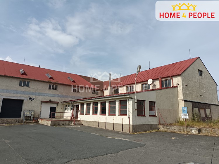 Pronájem komerčního prostoru, 1 877 m² (1 z 8)