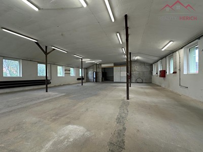 Pronájem komerčního prostoru, 1 200 m² (2 z 33)