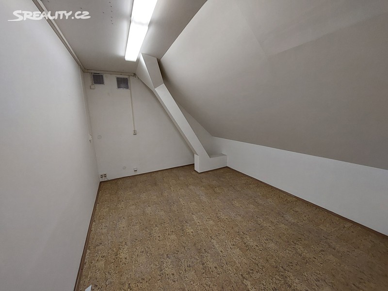 Pronájem skladového prostoru 13 m², Děčín