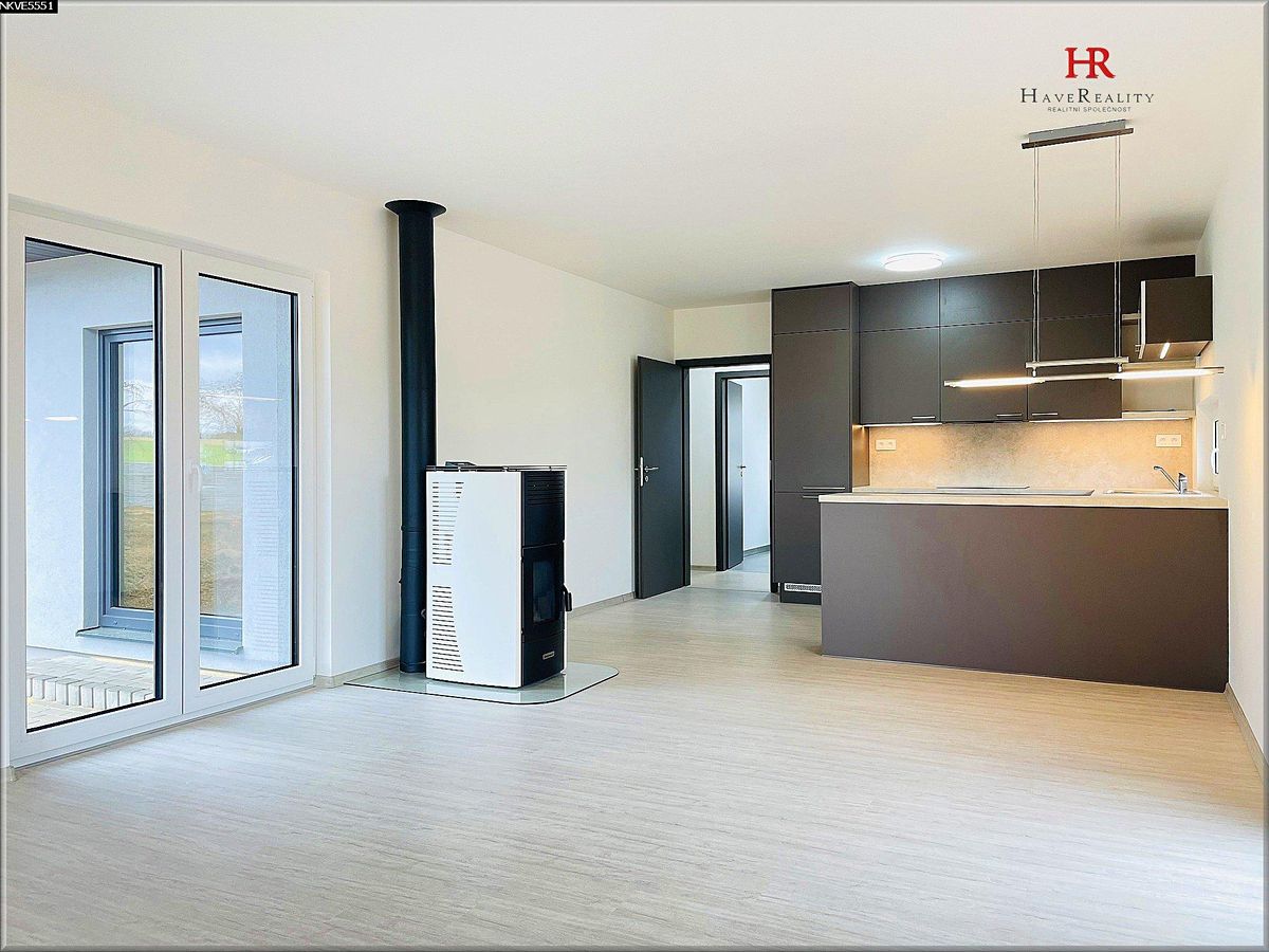 Prodej rodinného domu 106 m², pozemek 813 m² – fotografie 3