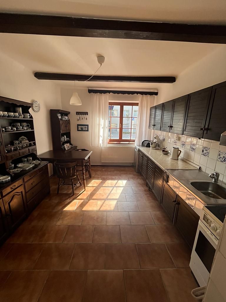 Prodej rodinného domu 248 m², pozemek 487 m² – fotografie 4