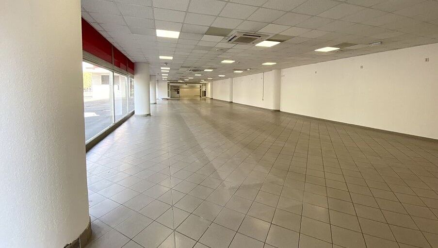 Pronájem obchodního prostoru 430 m² – fotografie 2