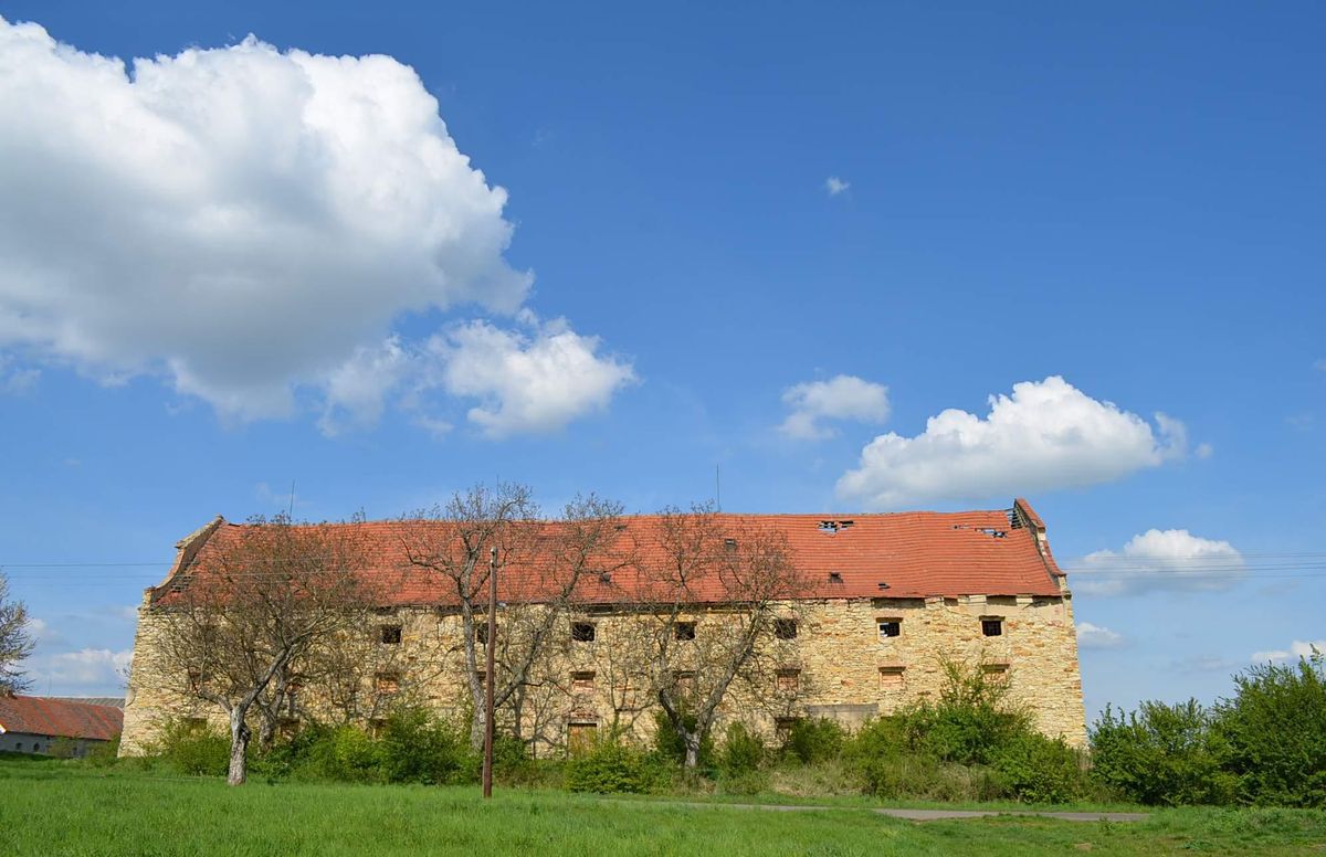 Prodej skladového prostoru 2000 m², Hospozín – fotka 1 z 3