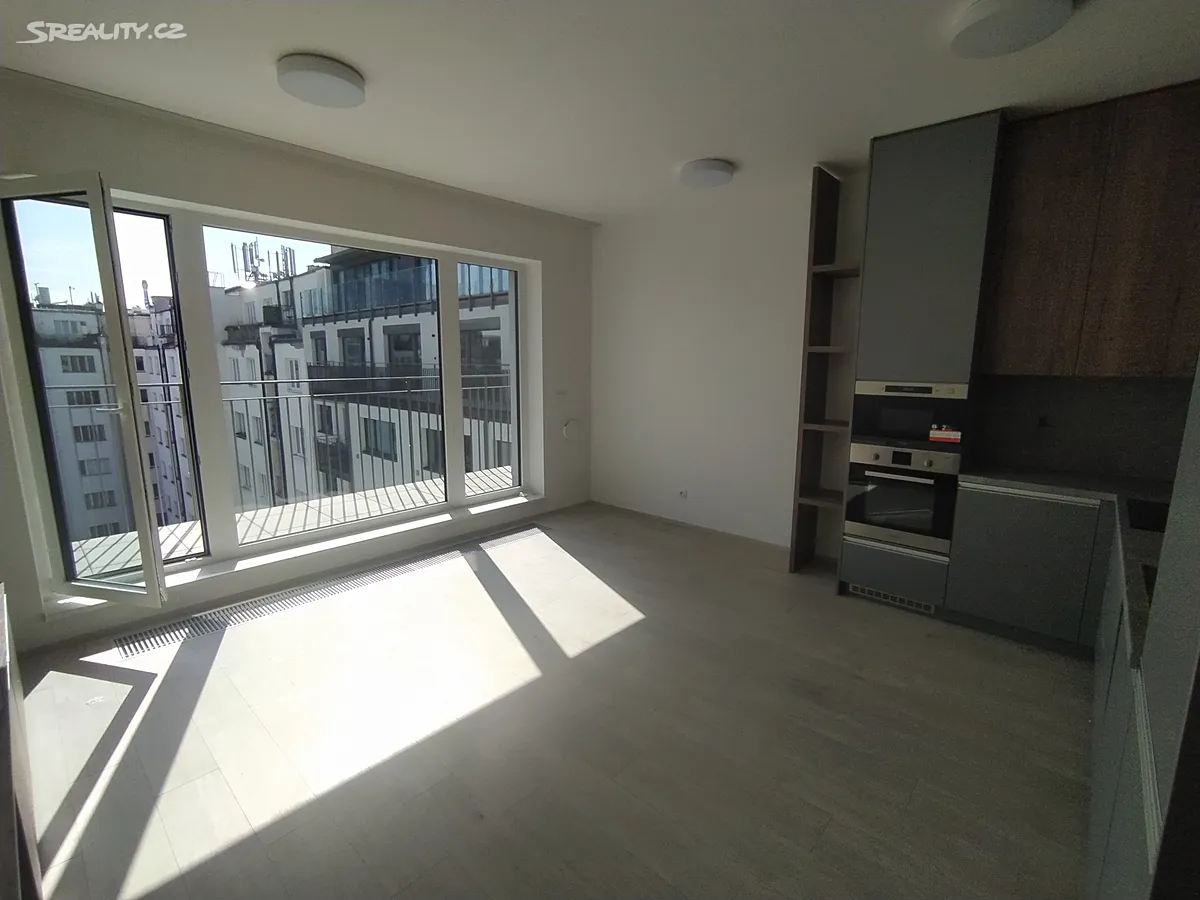 Pronájem bytu 2+kk 55 m² – pohled 2