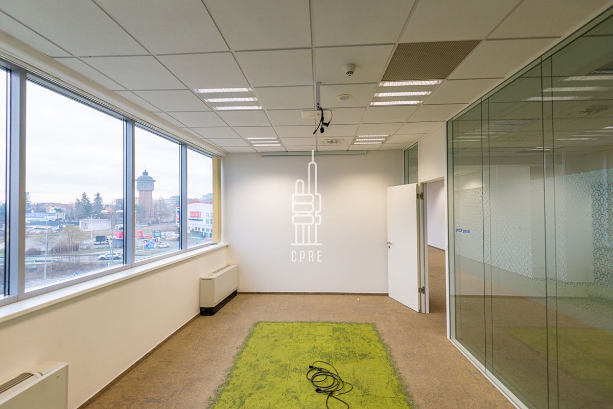 Pronájem kanceláře 883 m² – fotografie 5