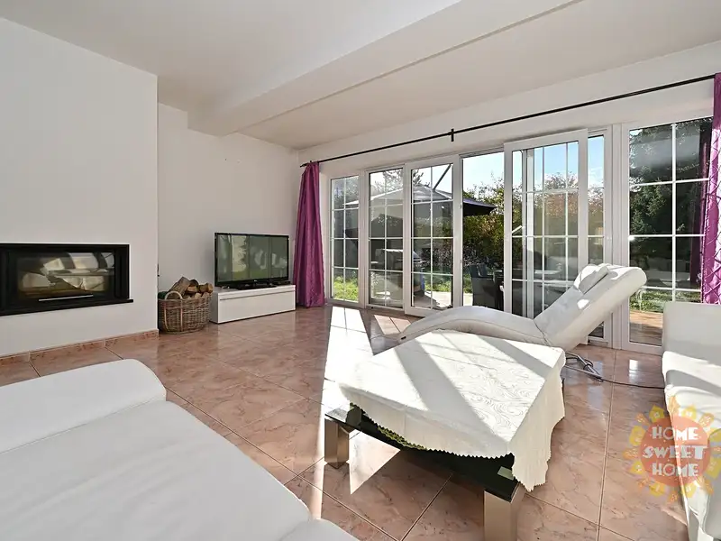 Pronájem rodinného domu 610 m², pozemek 747 m², Průhonice – náhled fotky 2
