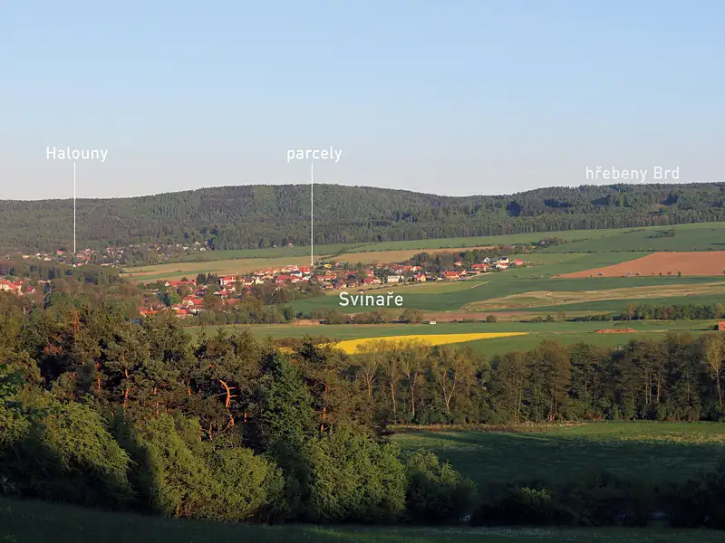 Prodej stavebního pozemku 951 m², Svinaře – náhled fotky 2