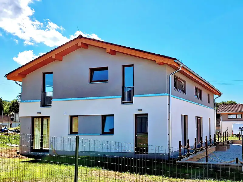 Prodej rodinného domu 79 m², pozemek 66 m², Svinaře – náhled fotky 2