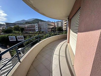 https://d18-a.sdn.cz/d_18/c_img_QJ_Js/yM6Hda.jpeg?fl=res,400,300,3|shr,,20|jpg,90 image