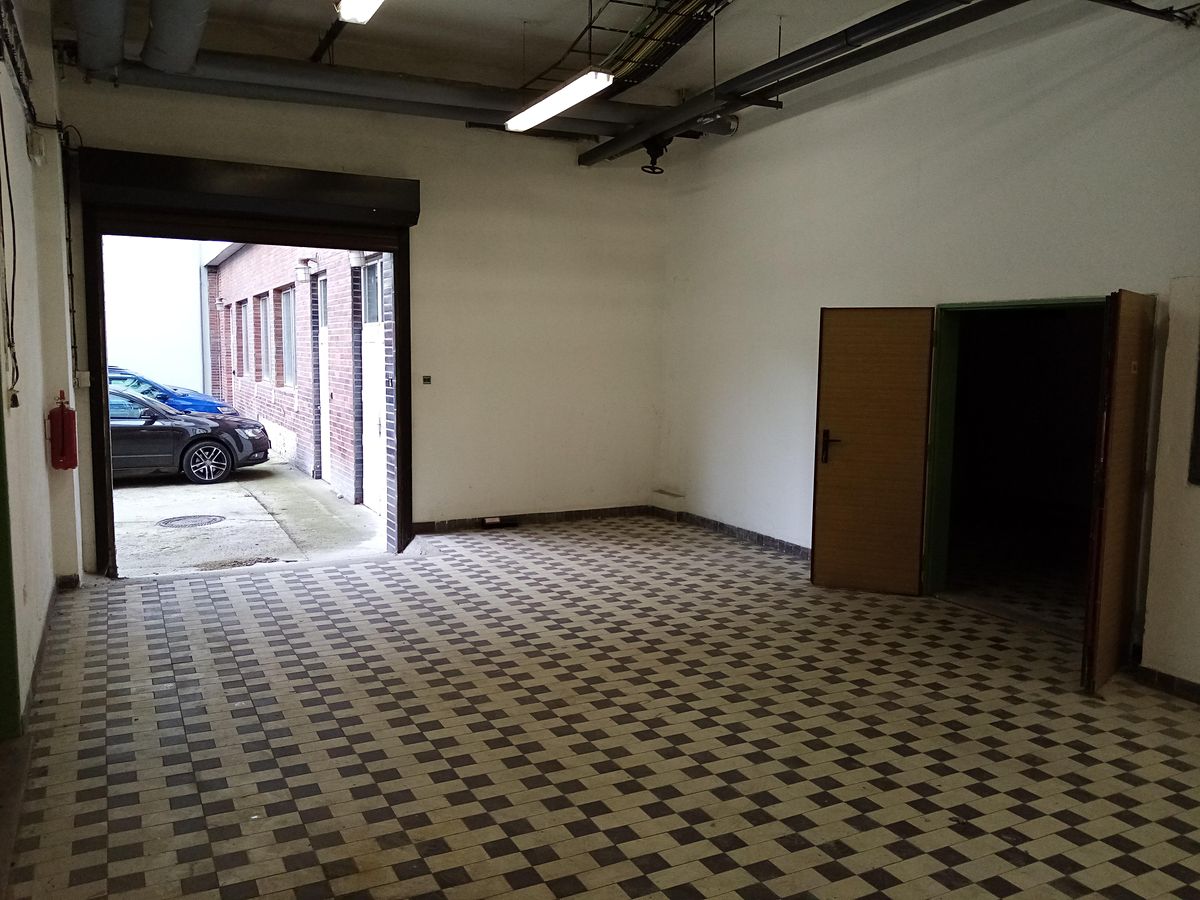 Pronájem komerční nemovitosti 112 m² – fotografie 2