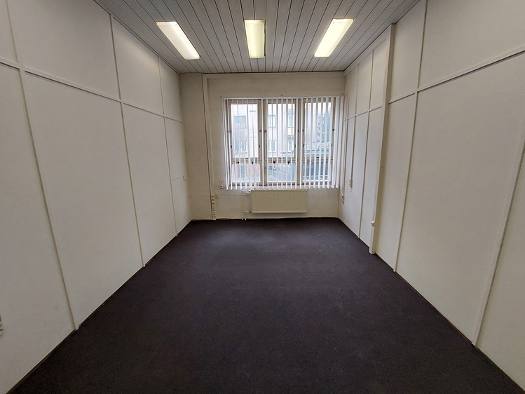 Pronájem komerčního prostoru, 22 m² (1 z 4)