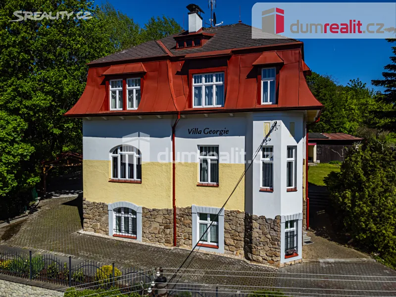 Prodej vily 290 m², pozemek 1219 m²