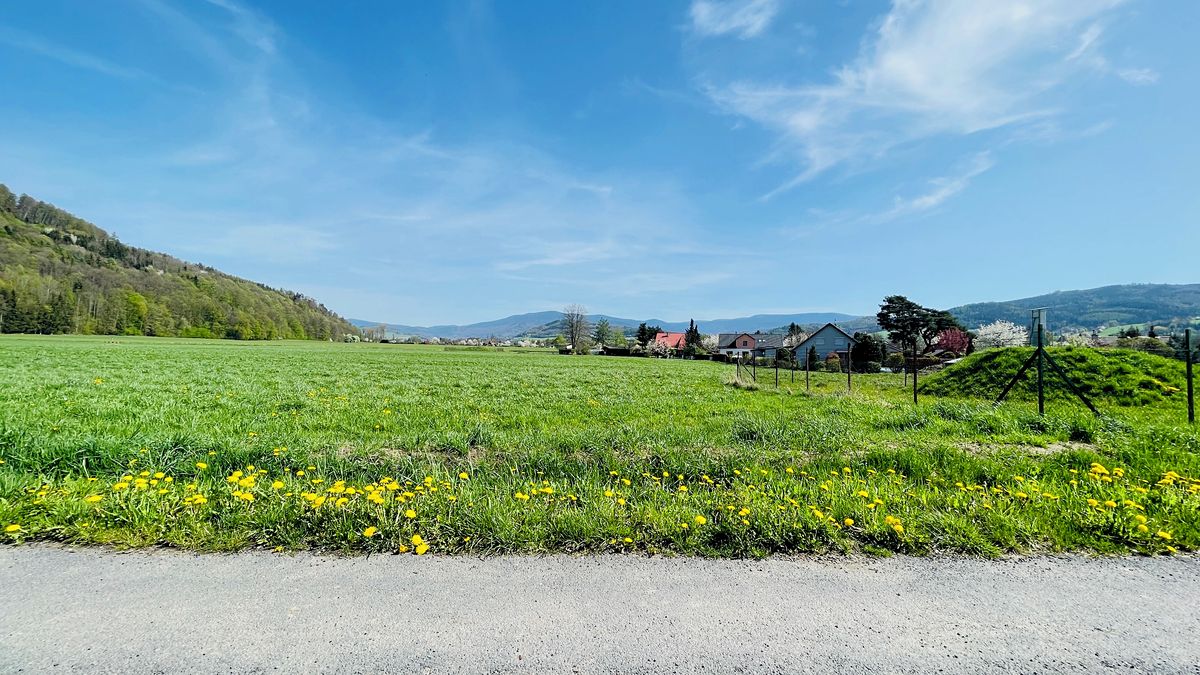 Prodej stavebního pozemku 1362 m² – fotografie 2