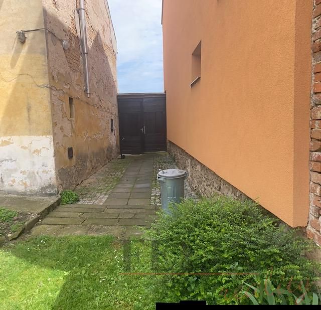 Prodej rodinného domu 600 m², pozemek 883 m² – fotografie 3