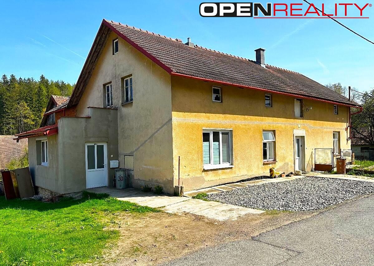 Prodej rodinného domu 250 m², pozemek 1088 m²
