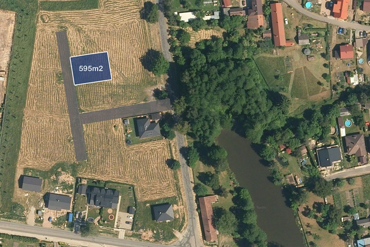 Prodej stavebního pozemku 595 m², Semín – fotka 1 z 3