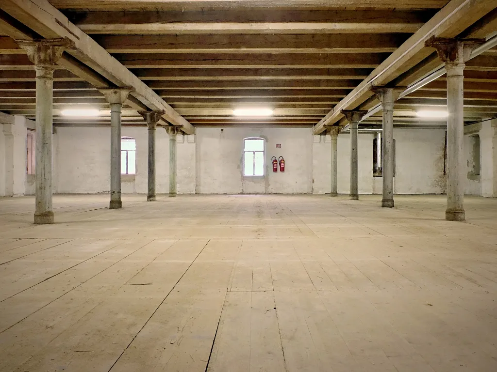 Pronájem skladového prostoru 309 m²
