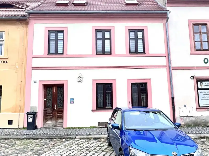Prodej vícegeneračního domu 200 m², pozemek 40 m², Žatec – náhled fotky 1
