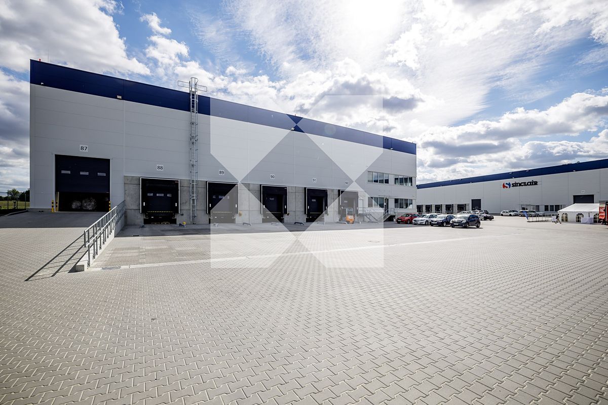 Pronájem skladového prostoru 4200 m² – fotografie 2