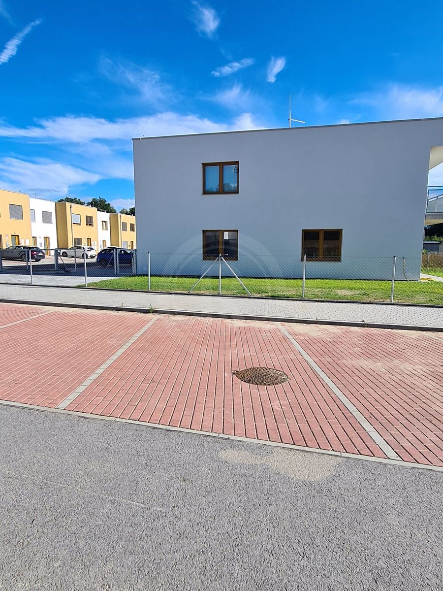 Prodej komerční nemovitosti 16 m² – fotografie 3