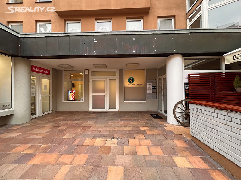 Pronájem kanceláře 32 m² – pohled 2