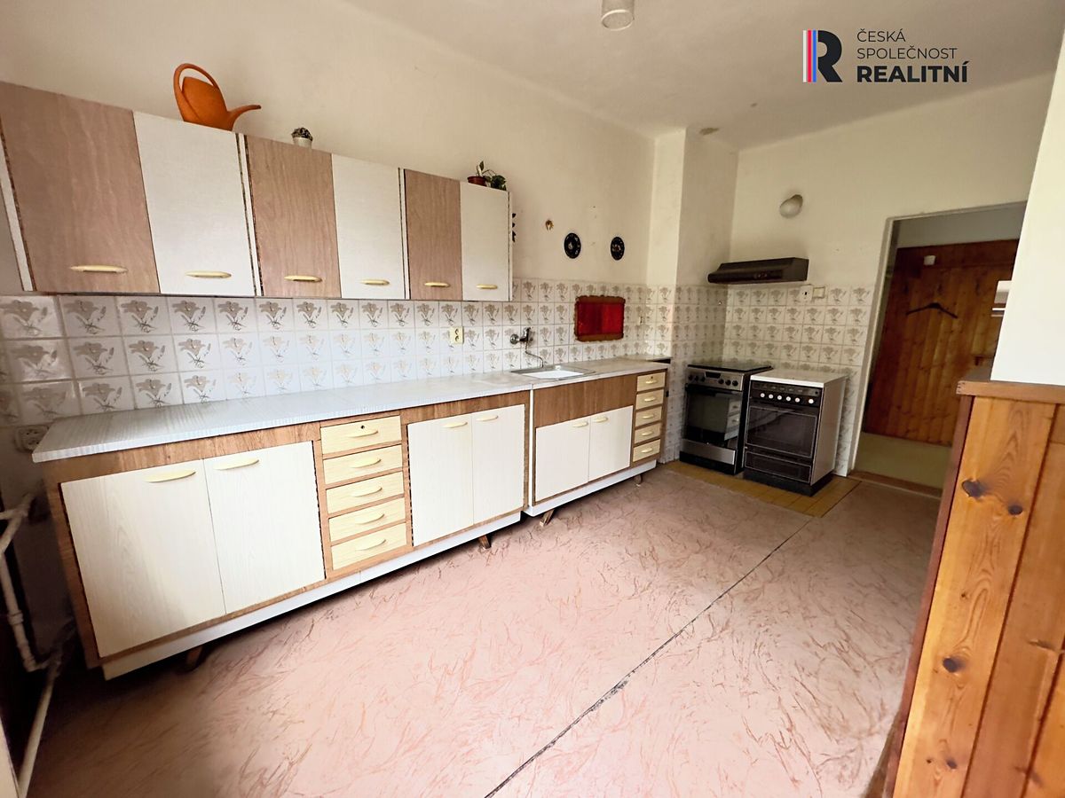 Prodej rodinného domu 185 m², pozemek 1169 m² – fotografie 4