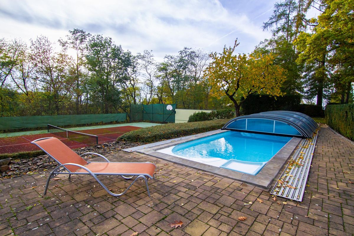 Prodej vily 807 m², pozemek 5219 m² – fotografie 3