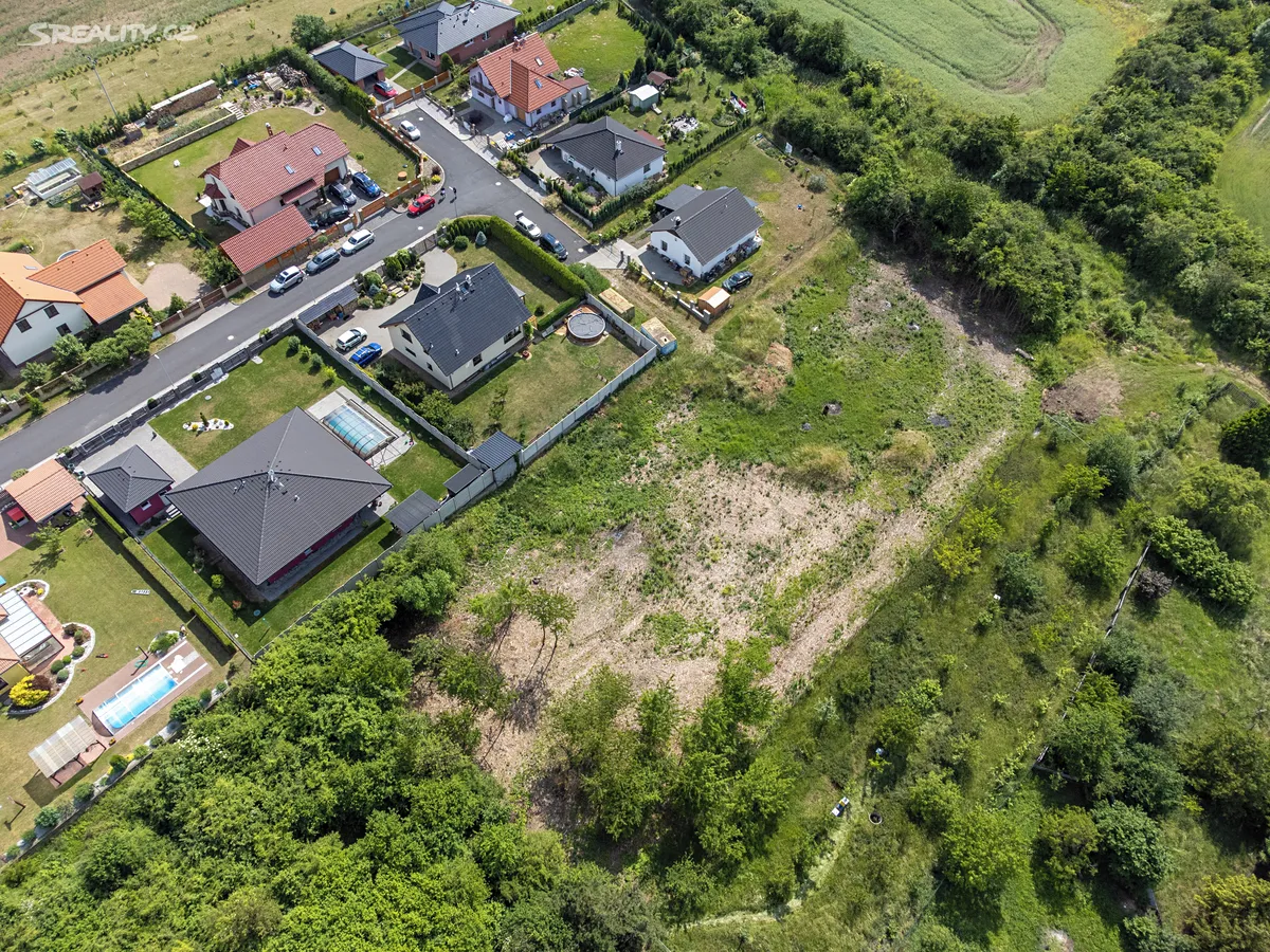 Prodej stavebního pozemku 785 m² – pohled 4