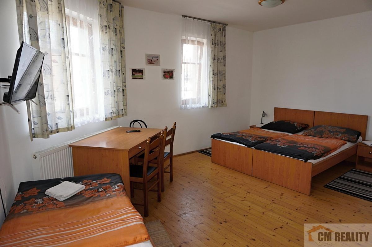 Prodej rodinného domu 250 m², pozemek 240 m² – fotografie 4