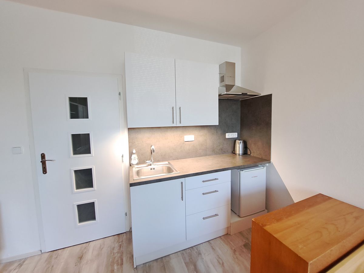 Pronájem bytu 1+kk 27 m² – fotografie 2