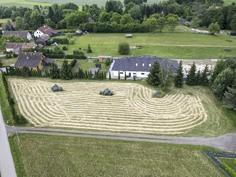 Prodej stavebního pozemku 2947 m², Brada-Rybníček – náhled fotky 1