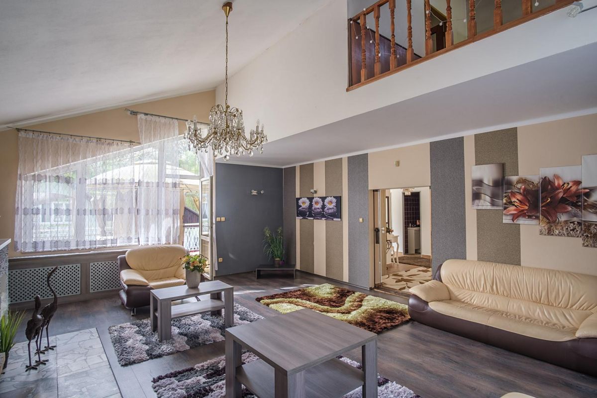 Prodej vícegeneračního domu 440 m², pozemek 913 m² – fotografie 5